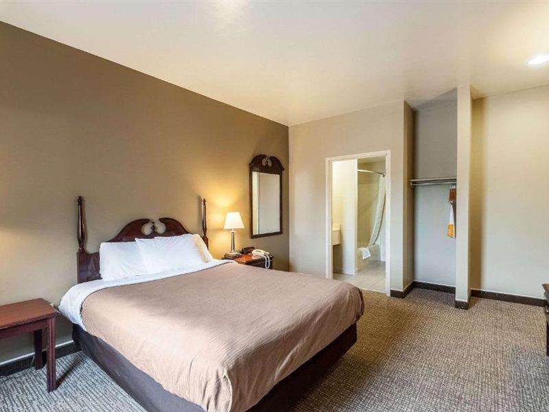 Econo Lodge Inn & Suites Middletown Exteriör bild