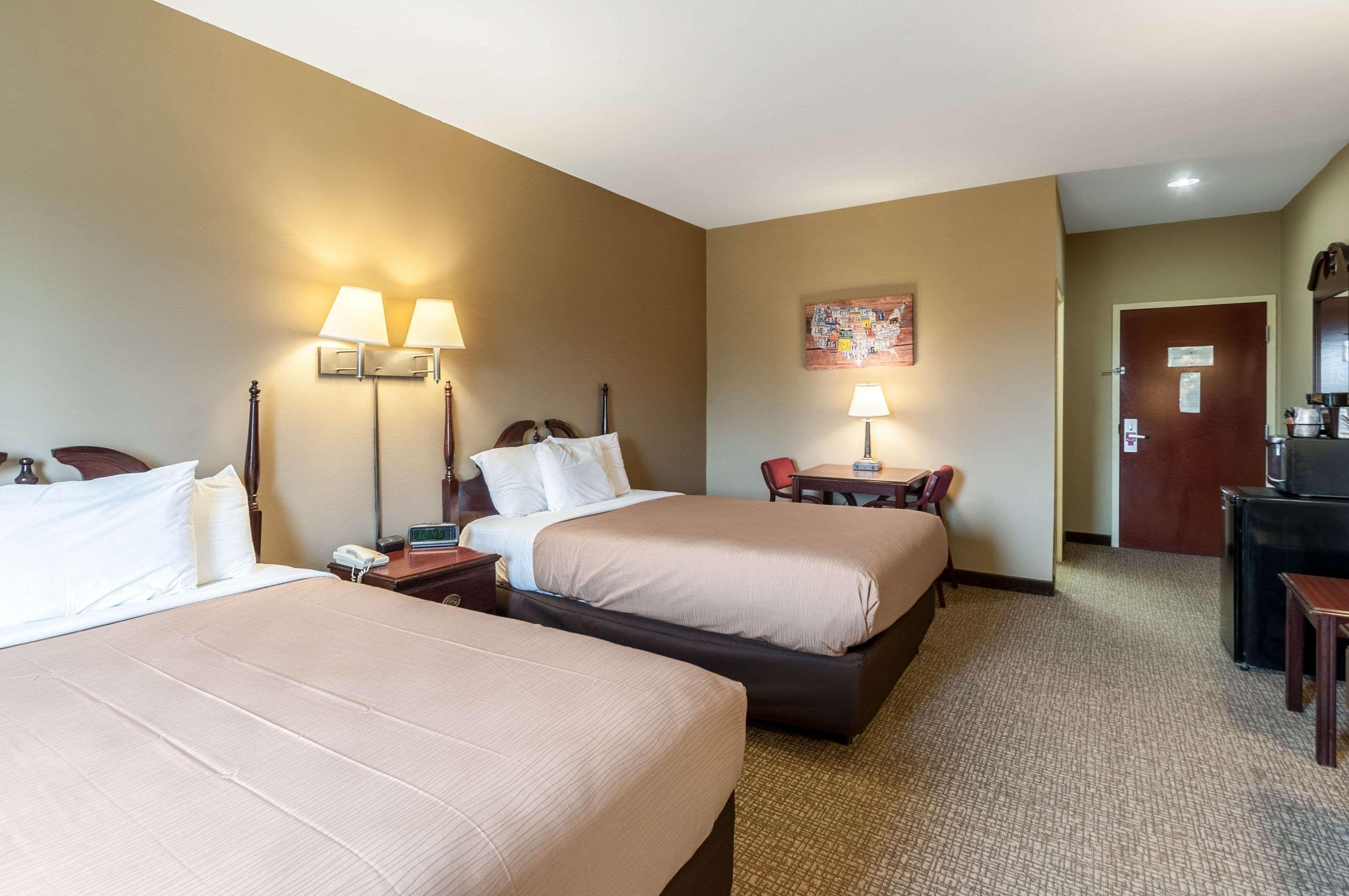 Econo Lodge Inn & Suites Middletown Exteriör bild
