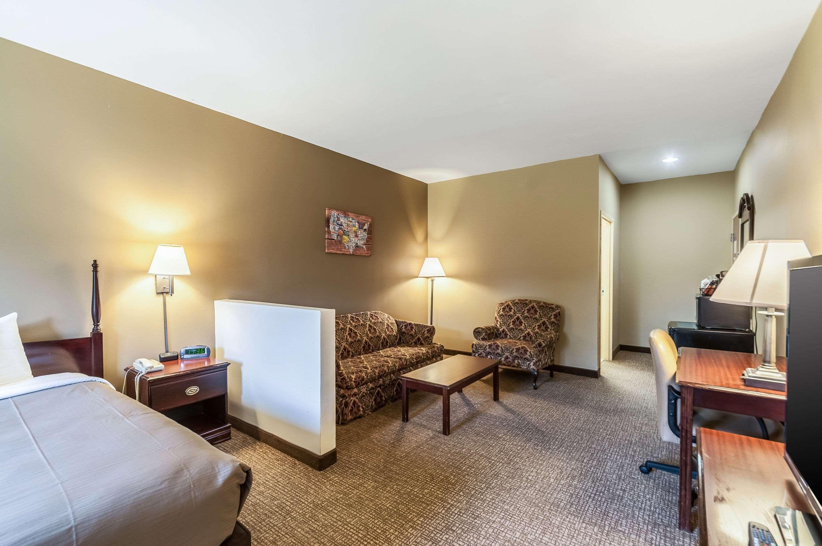 Econo Lodge Inn & Suites Middletown Exteriör bild