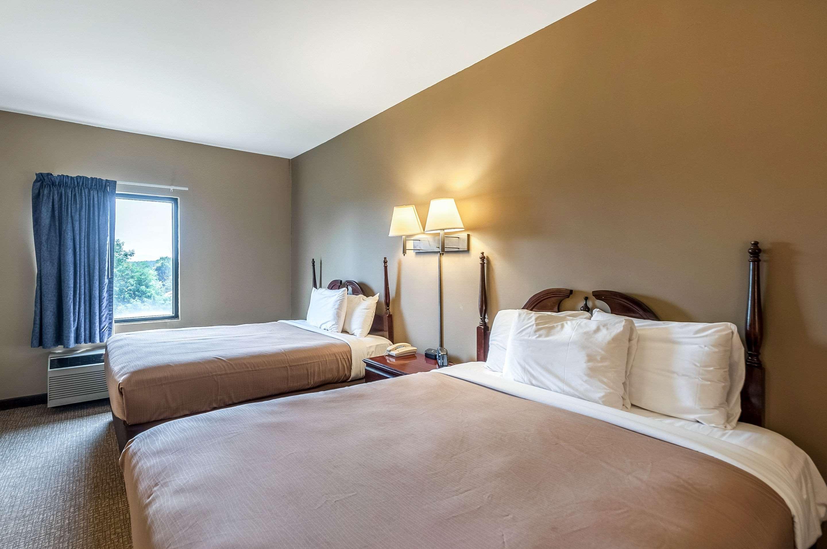 Econo Lodge Inn & Suites Middletown Exteriör bild