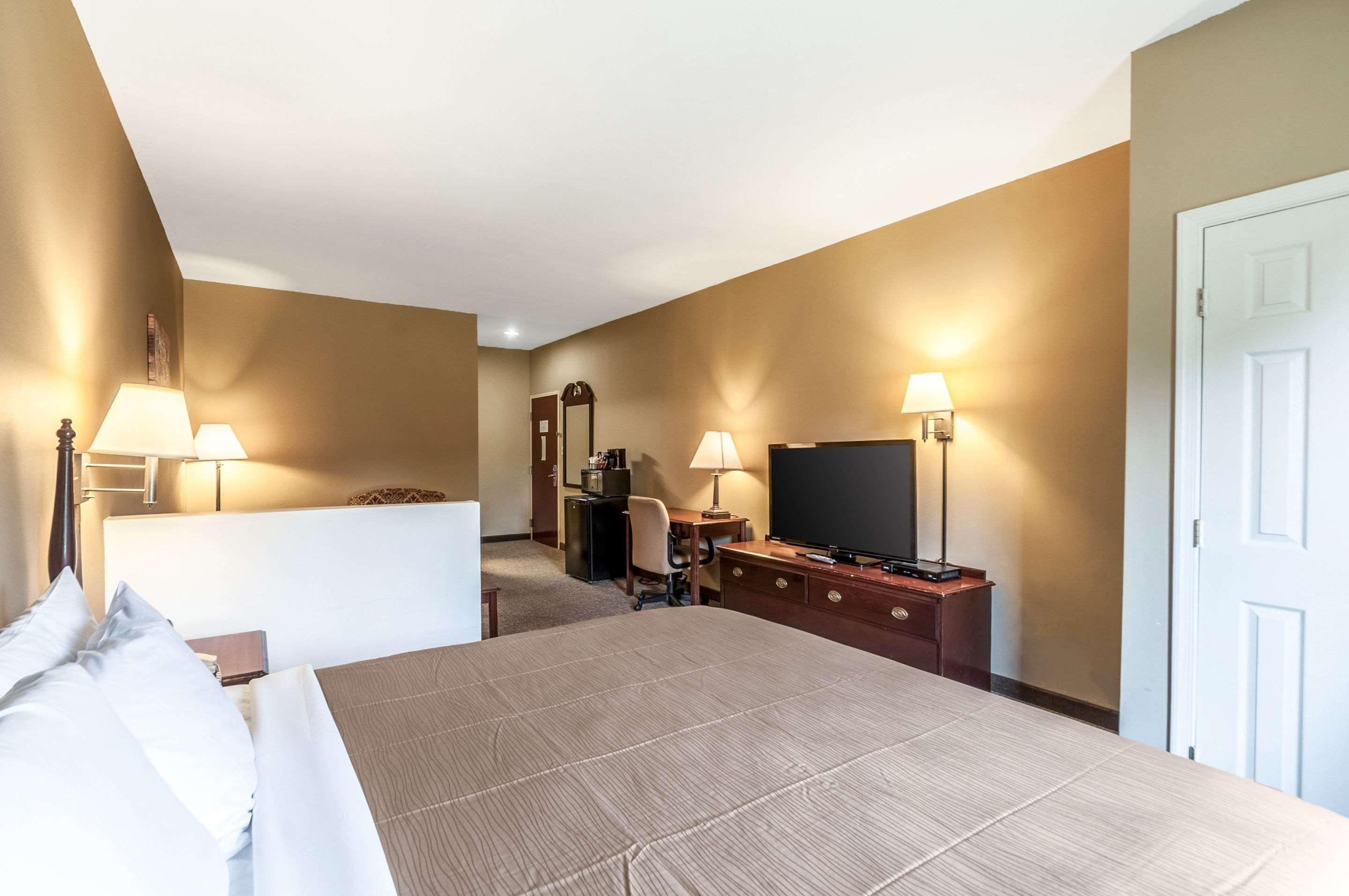 Econo Lodge Inn & Suites Middletown Exteriör bild