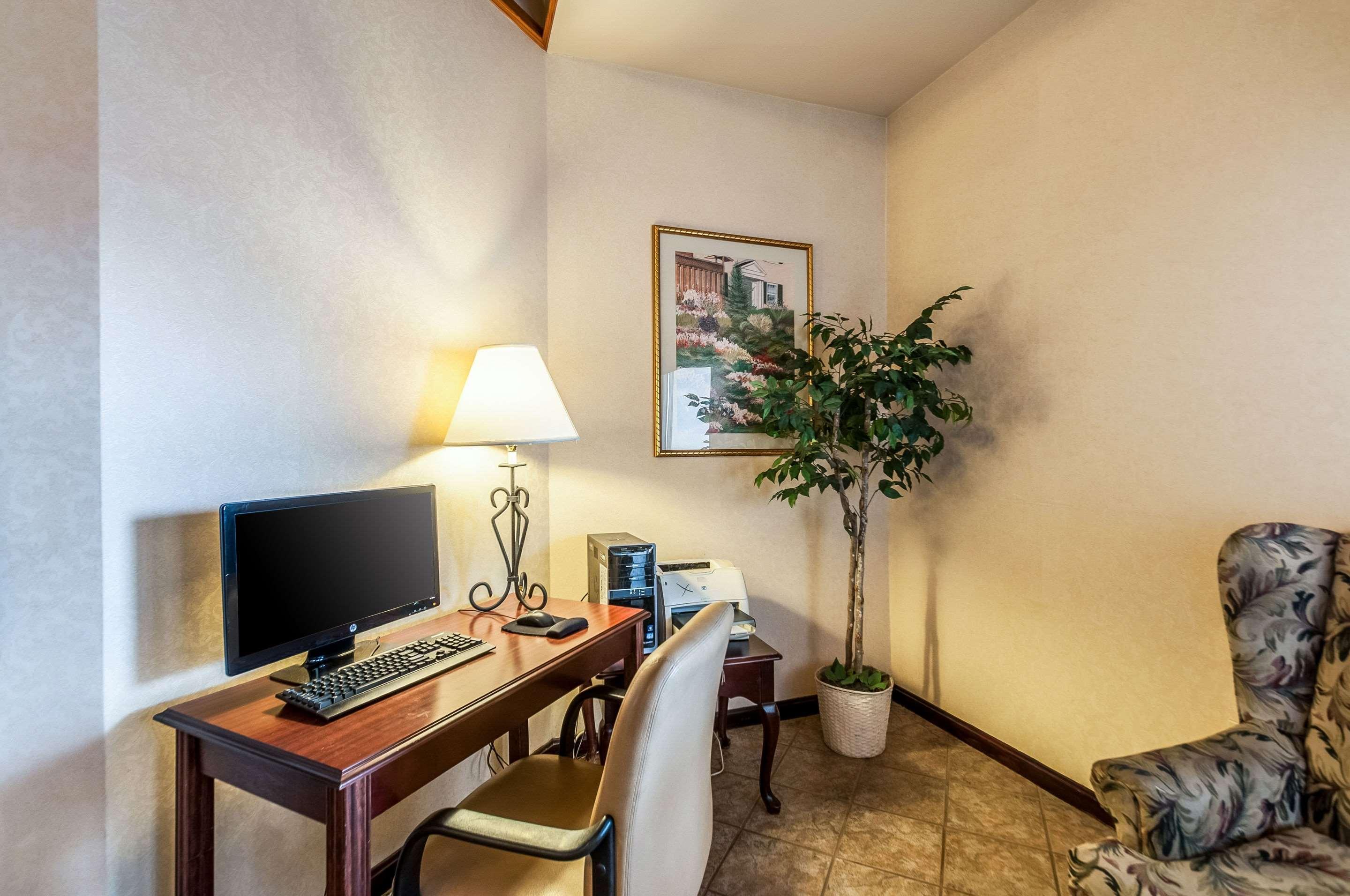 Econo Lodge Inn & Suites Middletown Exteriör bild