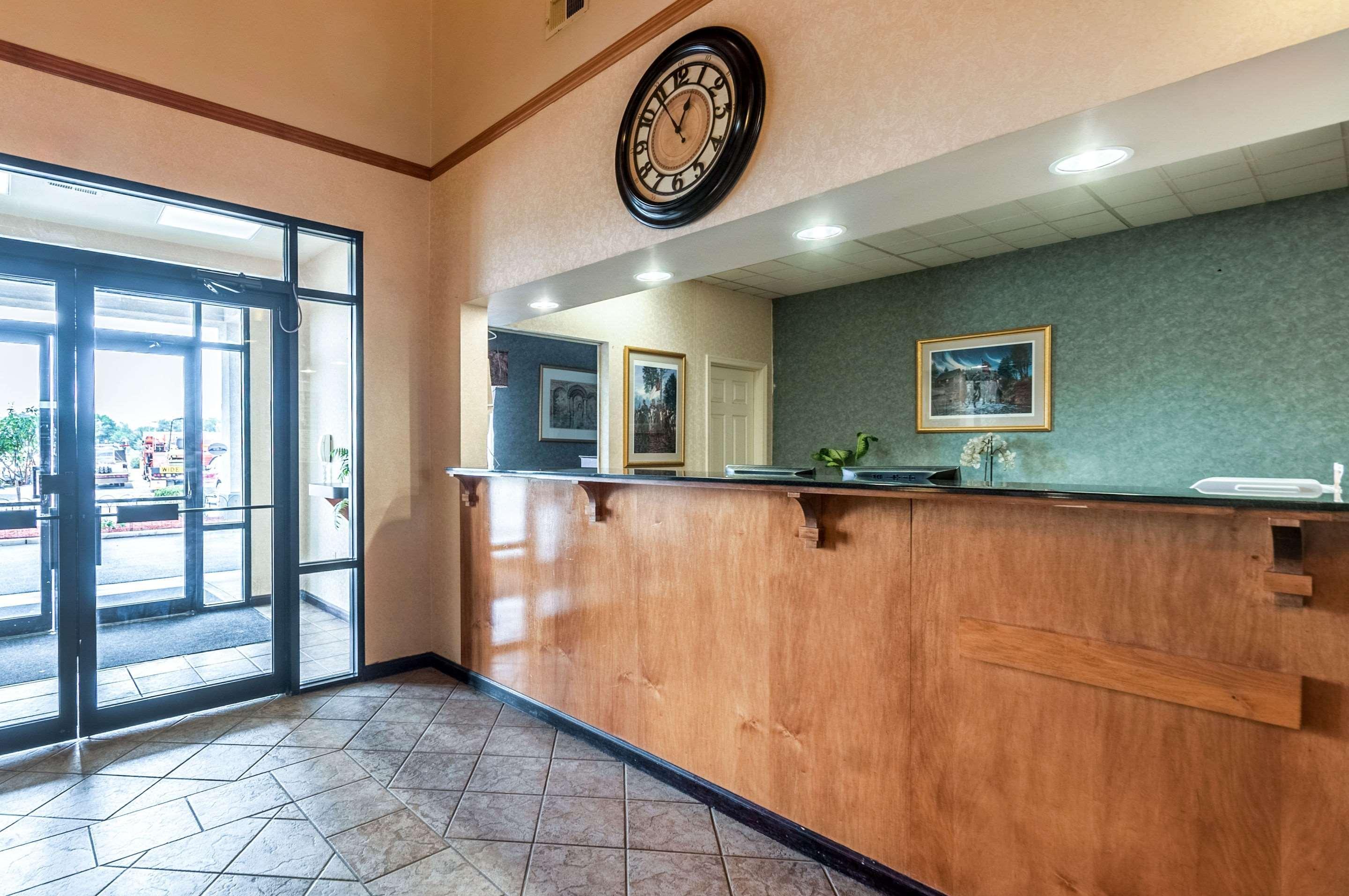 Econo Lodge Inn & Suites Middletown Exteriör bild