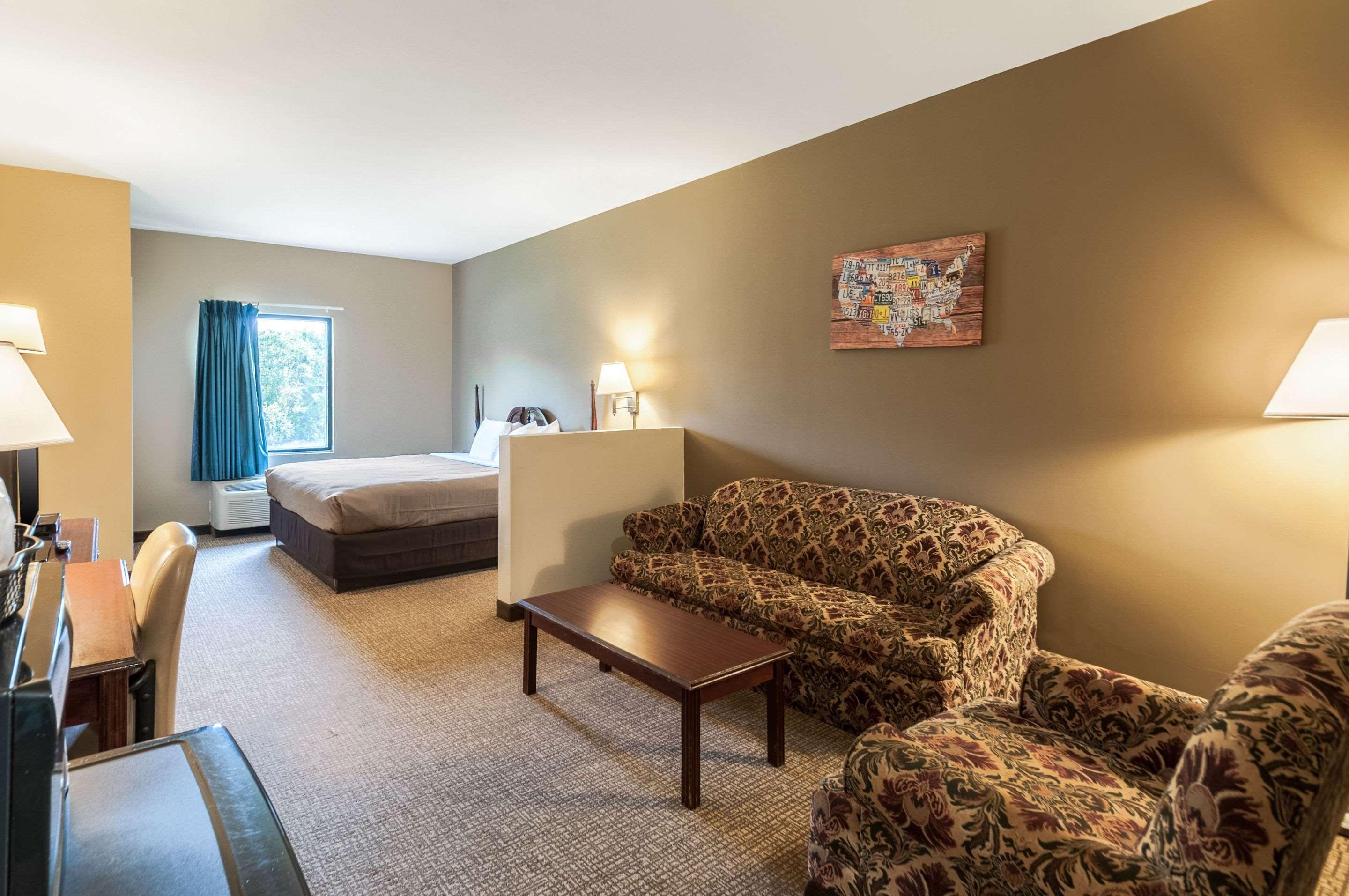 Econo Lodge Inn & Suites Middletown Exteriör bild