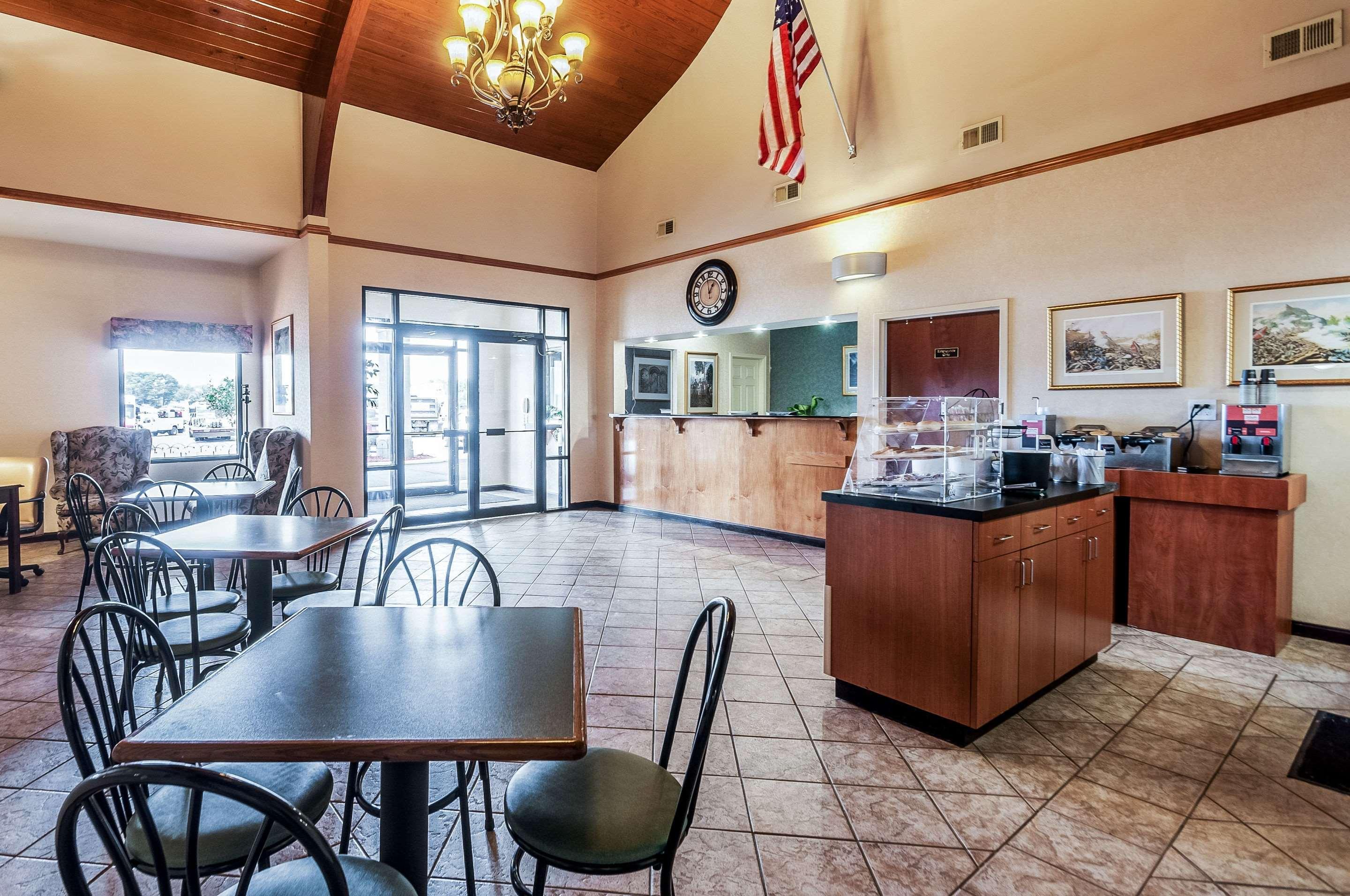 Econo Lodge Inn & Suites Middletown Exteriör bild